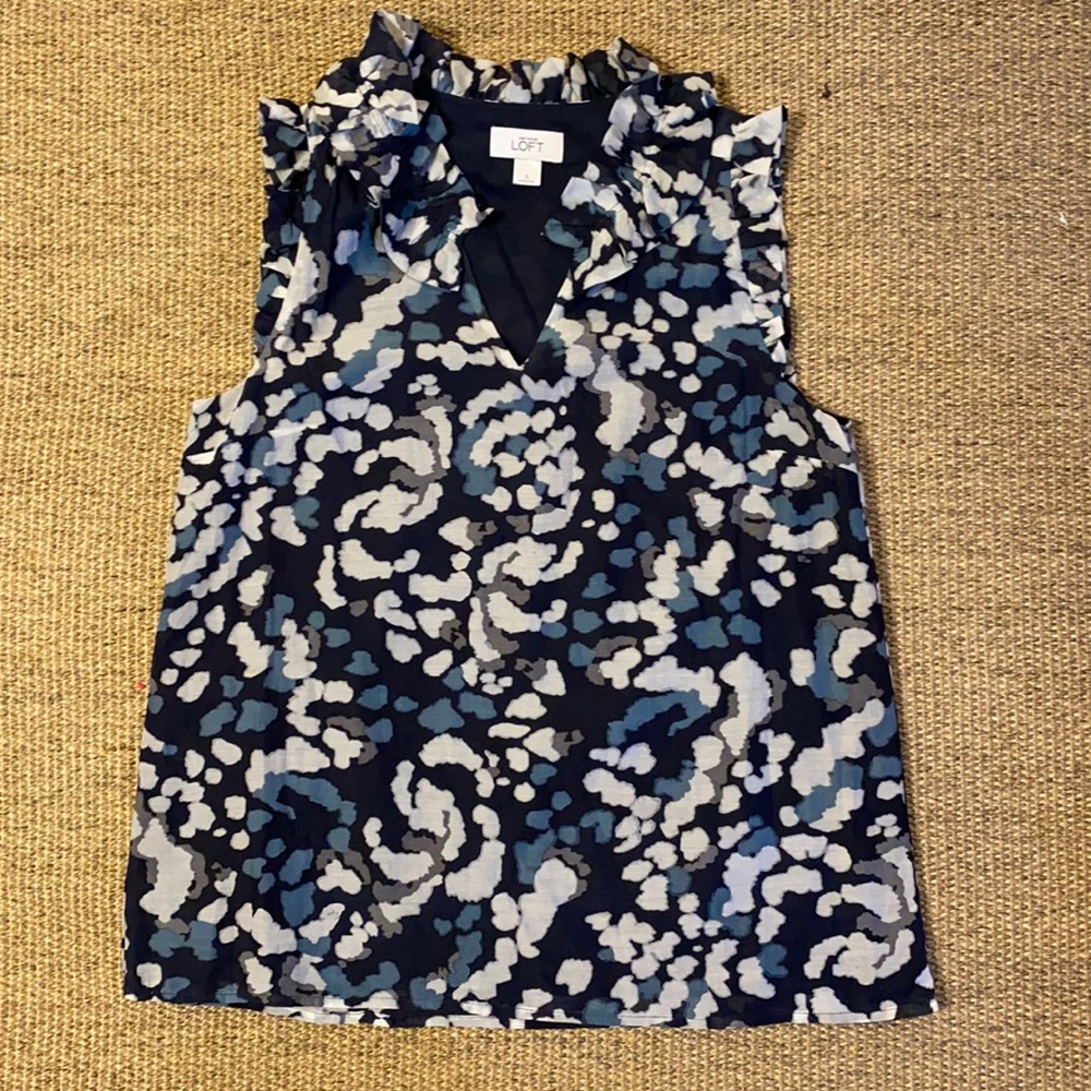 Sz S LOFT ruffle top